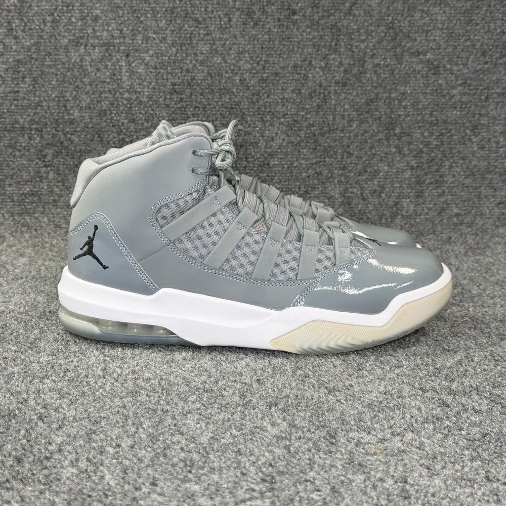 Jordan Max Aura Basketball Shoes Men's 10 Cool Grey White Athletic Retro Sneaker